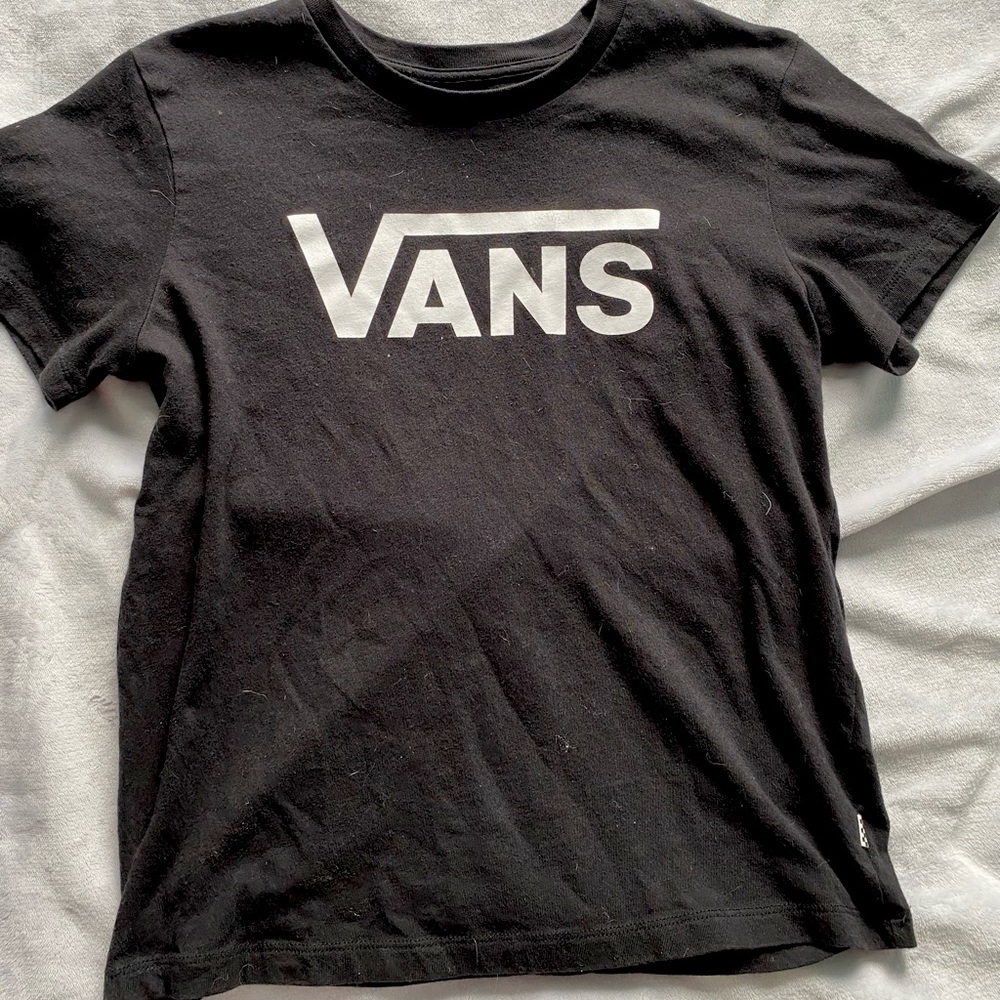 Vans black medium classic logo shirt 🖤